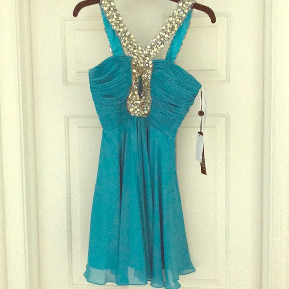 Sherri Hill Dresses & Skirts - Short prom dress